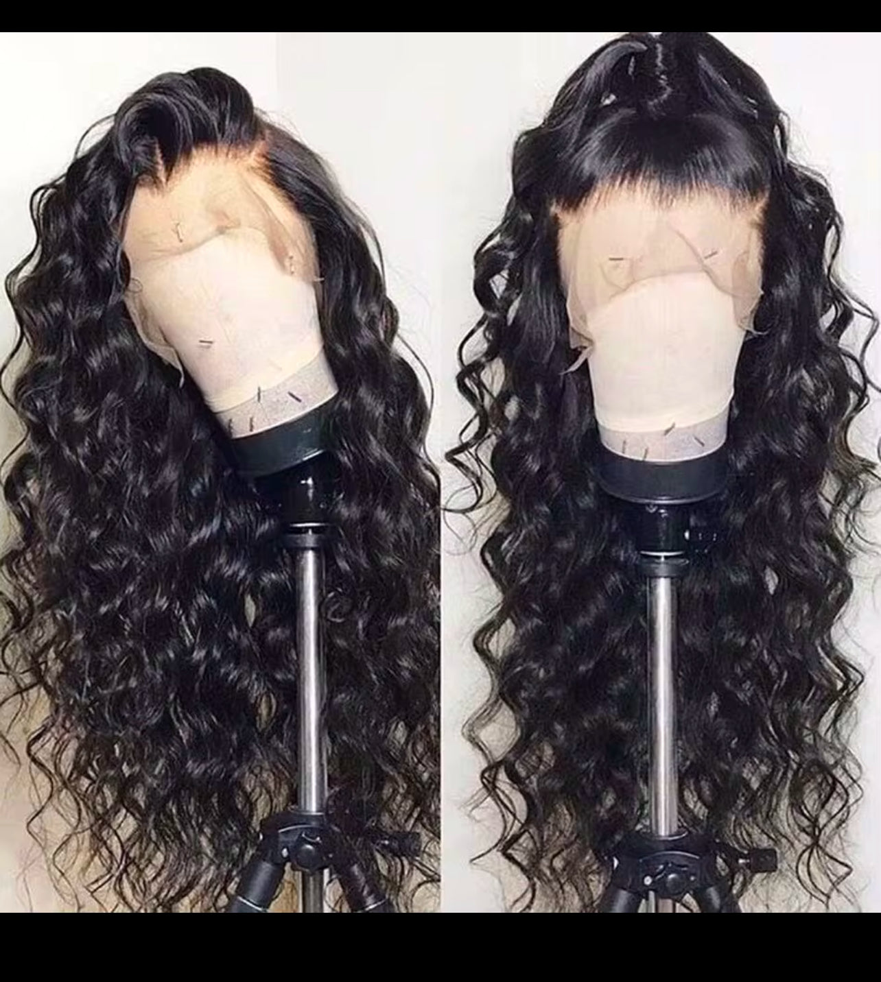 Perruque bouclée cheveux noirs - Charme, avec des boucles abondantes et une couleur noire intense, sur deux mannequins. Produit haut de gamme pour un style naturel et élégant.